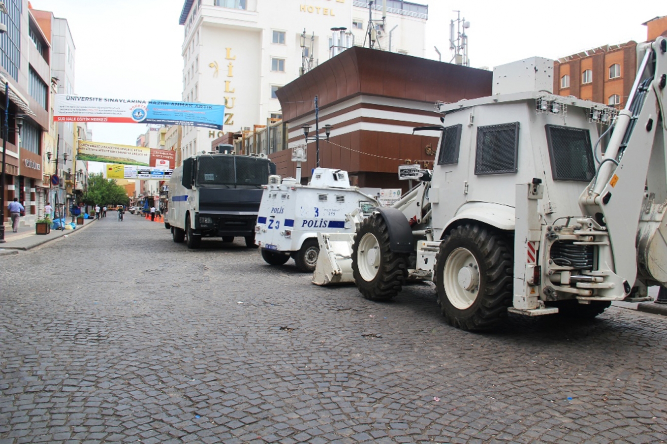 Diyarbakır’da polise ikinci saldırı: 3 yaralı